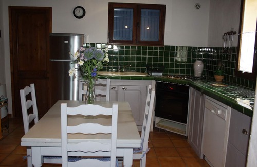 Mollans-sur-Ouveze Villa | Pretty Provencal villa at the foot of Mont Ventoux with heated pool