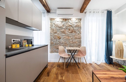 Quartier du Port Apartment | Pretty & Quiet Studio in Port Area