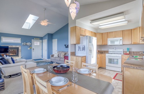 Roads End House | Pretty Roads End Ocean-View Home with Bonus Room- New Hardwood Floors