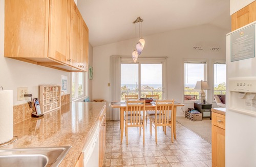 Roads End House | Pretty Roads End Ocean-View Home with Bonus Room- New Hardwood Floors