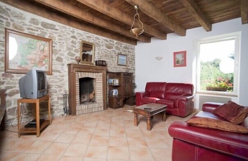 Pluvigner House | Pretty, spacious house,garden + trampoline, only 25 minutes from sandy beaches
