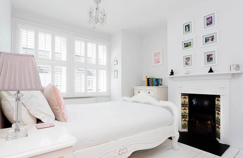 St. Margarets and North Twickenham House | Pretty St Margaret’s Style, by Veeve