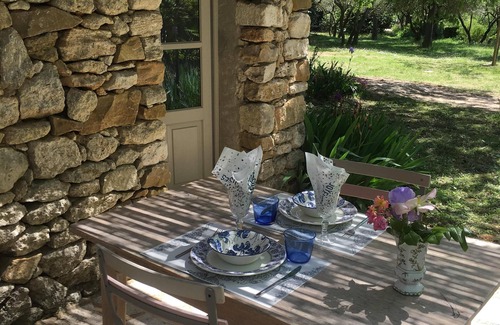 Uzes Cottage | Pretty stone mazet for 2 people surrounded by a 2 hectare park