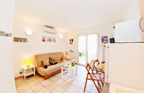Les Bormettes Apartment | Pretty T2 (1 bedroom) 4 pers. 250m from the SEA with HEATED SWIMMING POOL and TENNIS (1)
