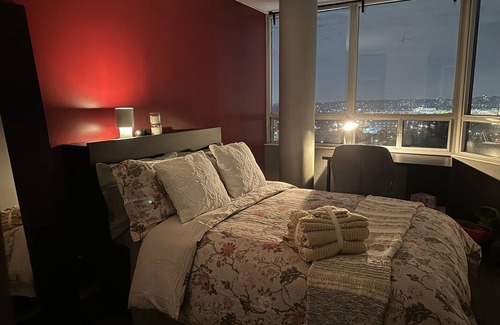 Toronto Resort | Private room ∙ 1 guest