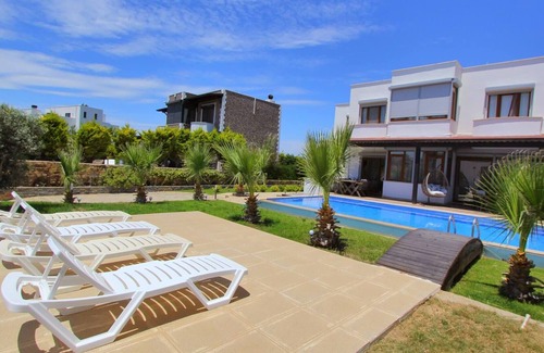 Dagbelen Villa | PRİVATE POOL VİLLA İN QUİTE LOCATİON...just 1,5km far to beach