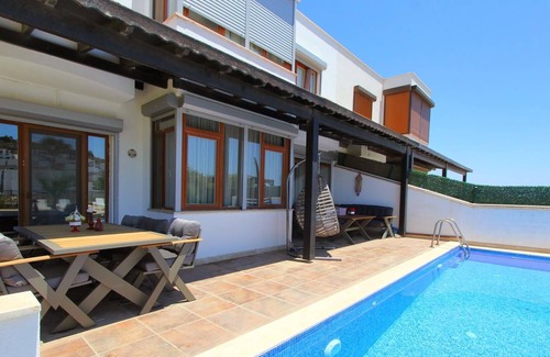 Dagbelen Villa | PRİVATE POOL VİLLA İN QUİTE LOCATİON...just 1,5km far to beach