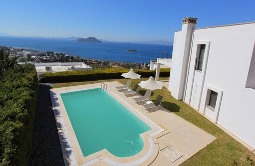 Bodrum City Center Villa | PRİVATE POOL VİLLA WİTH AMAZİNG SEAVİEW NEAR BEACH