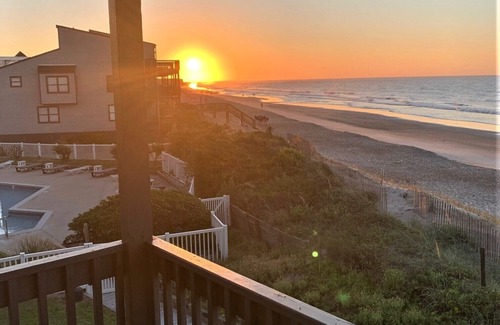 Sneads Ferry Condo | Price REDUCED Aug, 23-Sept. 6. Newly Renovated 3 bed, 3 bath condo Beachfront.