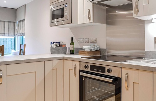 Linlithgow Cottage | Pride of Erin - UK45929