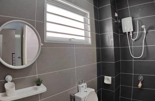 Ijok House | Prima Guest House - Puncak Alam Homestay Mus-lim friendly