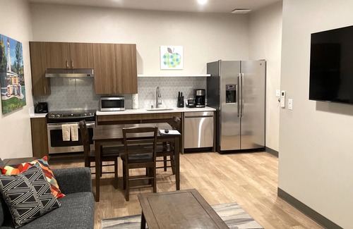 Riverside Apartment | Prime 2 Bed ADA Accessible Travel Apartment in The Lilac City