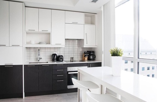 Downtown Toronto Apartment | Prime 2BR Apt with Lovely Skyline Views and GYM