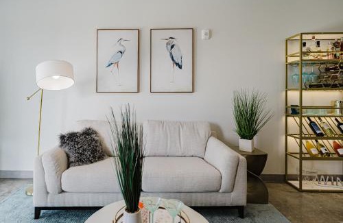 Fort Lauderdale Apartment | Prime 2BR by FLL Airport & Dania Beach Attractions