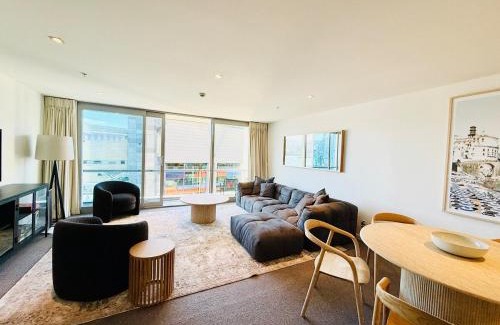 Te Aro Apartment | Prime 3 bedrooms apartment with harbour views in Wellington Central