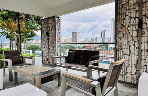 George Town House | Prime and Luxury 3-bedrooms near to the town with Netflix