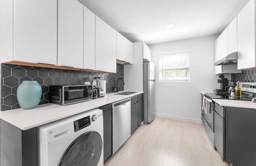 Pleasant Valley Apartment | Prime Area Chic 1BR, Fast WiFi, 7 Min to Downtown