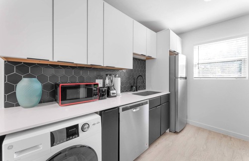 Pleasant Valley Apartment | Prime Area Chic 1BR, Fast WiFi, 7 Min to Downtown
