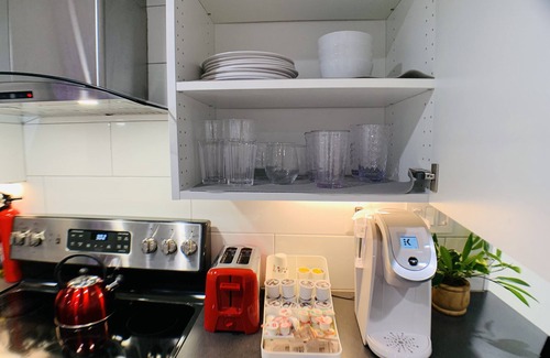 Capitol Hill Apartment | ⭐️Prime Area💥Park & Walk to Sites ⭐️ Sleeps 6 ⭐️ 2-Baths ✔️
