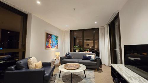 Broadbeach Apartment | Prime Broadbeach Location wPool Free Onsite Parking