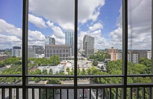Downtown Atlanta House | Prime Downtown Atlanta Condo with Balcony
