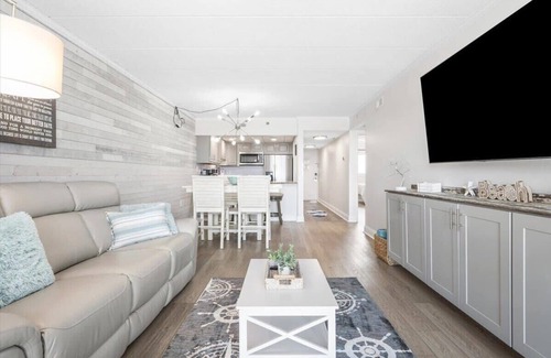 North Ocean City Condo | Prime Floor Two Bedroom Oceanfront Condo