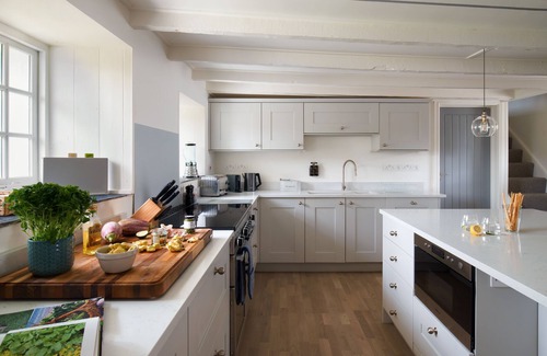 Boscastle Cottage | Prime harbour side, completely refurbished, sunset & sea view terrace