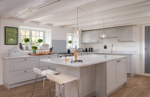 Boscastle Cottage | Prime harbour side, completely refurbished, sunset & sea view terrace
