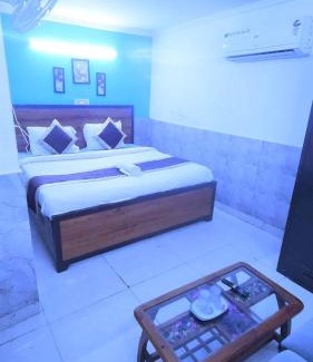 East of Kailash Hotel | Prime Hotel - 2 Mins From Durgabai Deshmukh South Campus Metro