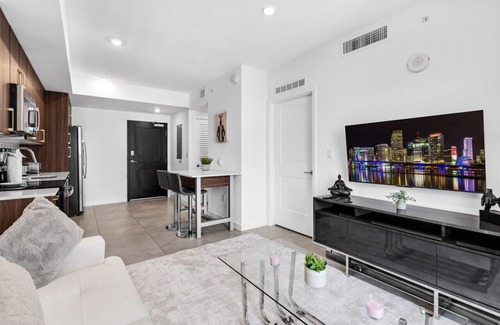 Overtown Apartment | Prime Location 1-Bed Retreat W/Free Parking