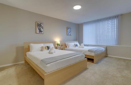 Aurora Highlands Apartment | Prime Location! 2BR Apartment in Crystal City