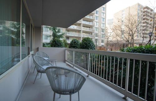 Aurora Highlands Apartment | Prime Location! 2BR Apartment in Crystal City