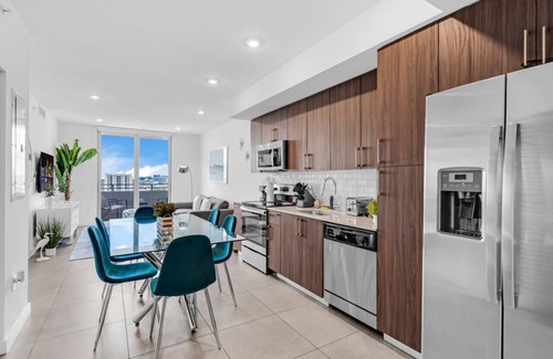 Overtown Apartment | Prime Location: 3-Bed Gem near Brickell W/Parking