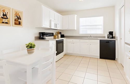 Indian Wells Apartment | Prime Location! 3BD/2BA Villa