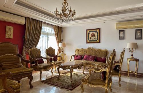 Zawiyya Al-Hamra Apartment | Prime Location 3BR Apartment Close to Airport