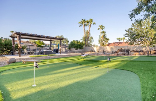 Paradise Valley Village House | Prime Location! 5000Sq'-Acre Pool/Game Room/Hot Tub/Putting Green/170+ 5★ratings
