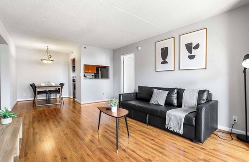 Arlington Apartment | Prime location Apt W City Views