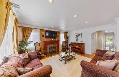 Sawtelle House | Prime Location Beverly Hills, Santa Monica and UCLA