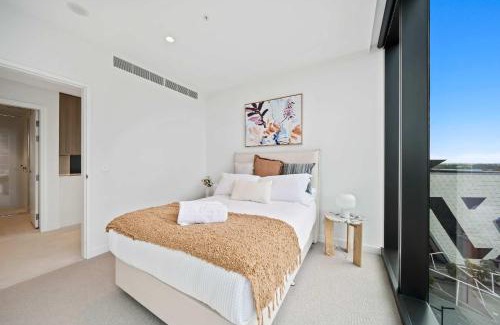 Perth Central Business District Apartment | Prime Location CBD with Pool & Gym