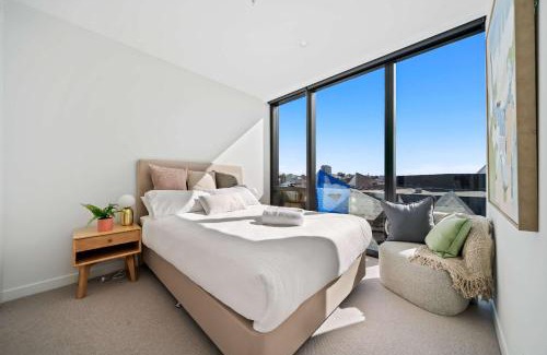 Perth Central Business District Apartment | Prime Location CBD with Pool & Gym