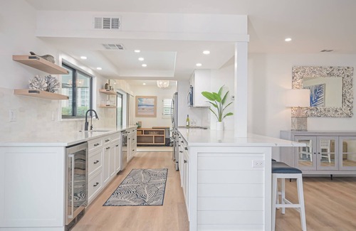 Royal Harbor House | Prime Location Close to Downtown Waterfront/Boatslip 3 Bedroom 3 Bath Pool Home