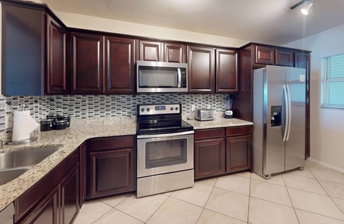 Madeira Beach Condo | Prime location, comfort, and sunset views – your perfect getaway awaits!