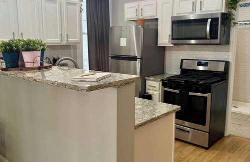Victorian Village House | Prime Location – Free Parking – Short North