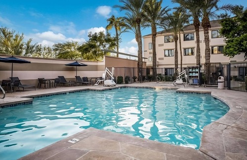 Chandler Apartment | Prime Location, Hike at Apache Trail! Comfortable 1BR Unit! Pool & Sun Terrace