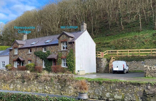Solva Cottage | Prime location Honeysuckle Cottage Solva.