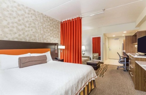 Newtonville Hotel | Prime Location! Indoor Pool, Pet-Friendly Property, Free Breakfast and Parking!