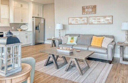 Fort Walton Beach - Destin Villa | PRIME LOCATION! Lakefront Views, Private Balcony, Pool, Steps to the Beach. 🏝️☀️