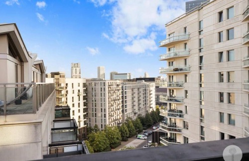 Stratford Apartment | Prime Location | Modern Apartment | East London, Stratford Olympic Park, E20