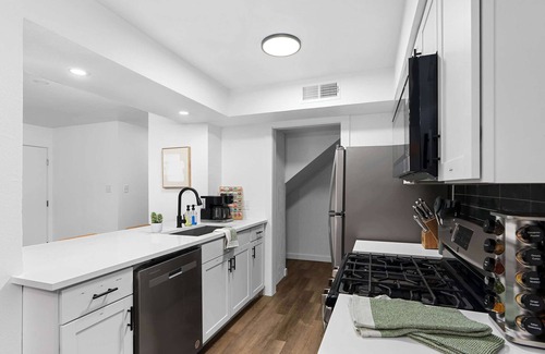 South Lamar House | Prime Location Near Zilker Park & SoCo Chic