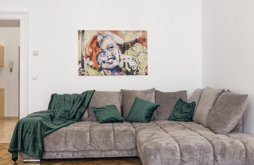 Ottakring Apartment | Prime Location & Peaceful room w/Backyard